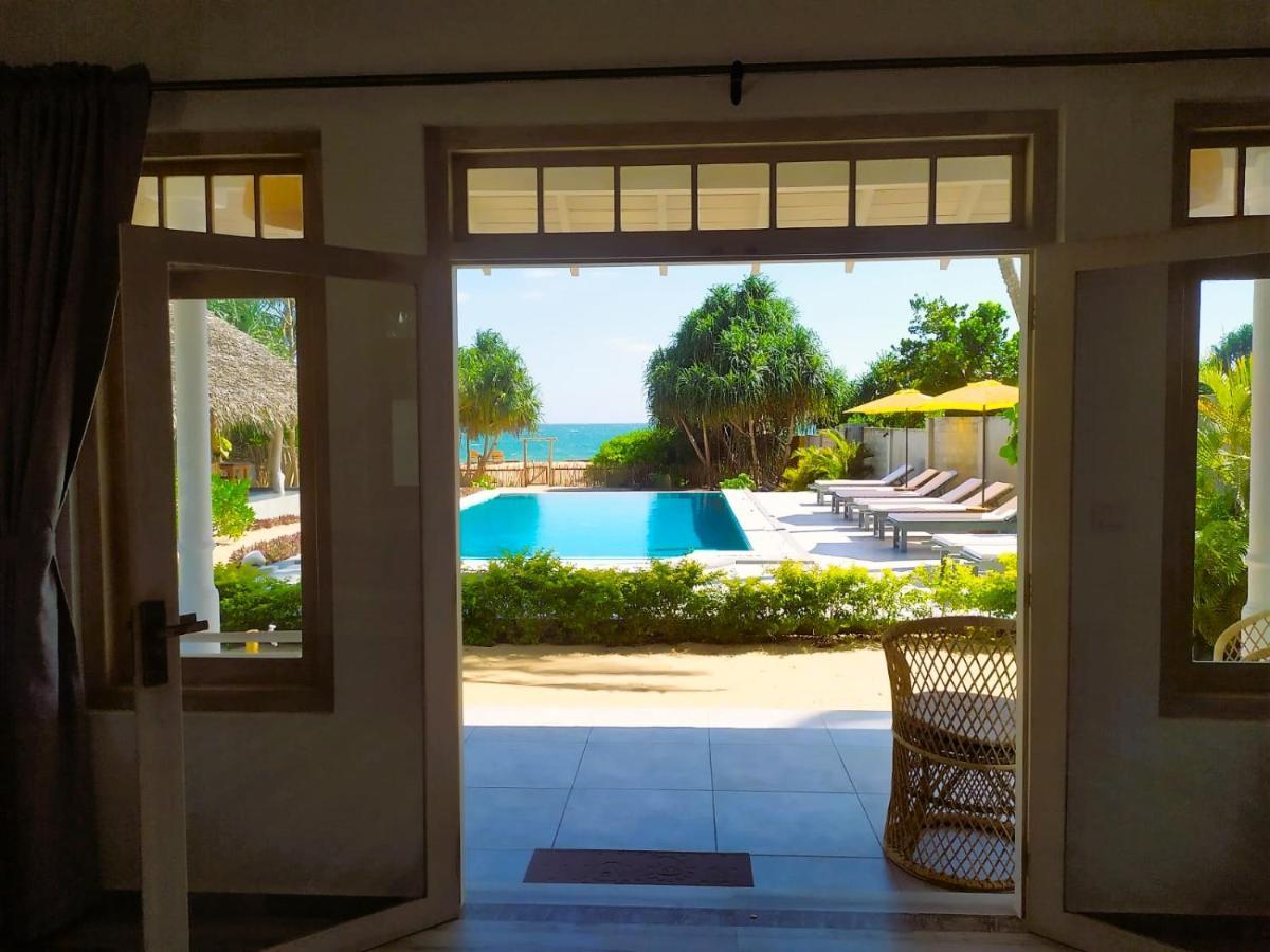 Sleeping Elephant Beach Resort Tangalle Exterior photo