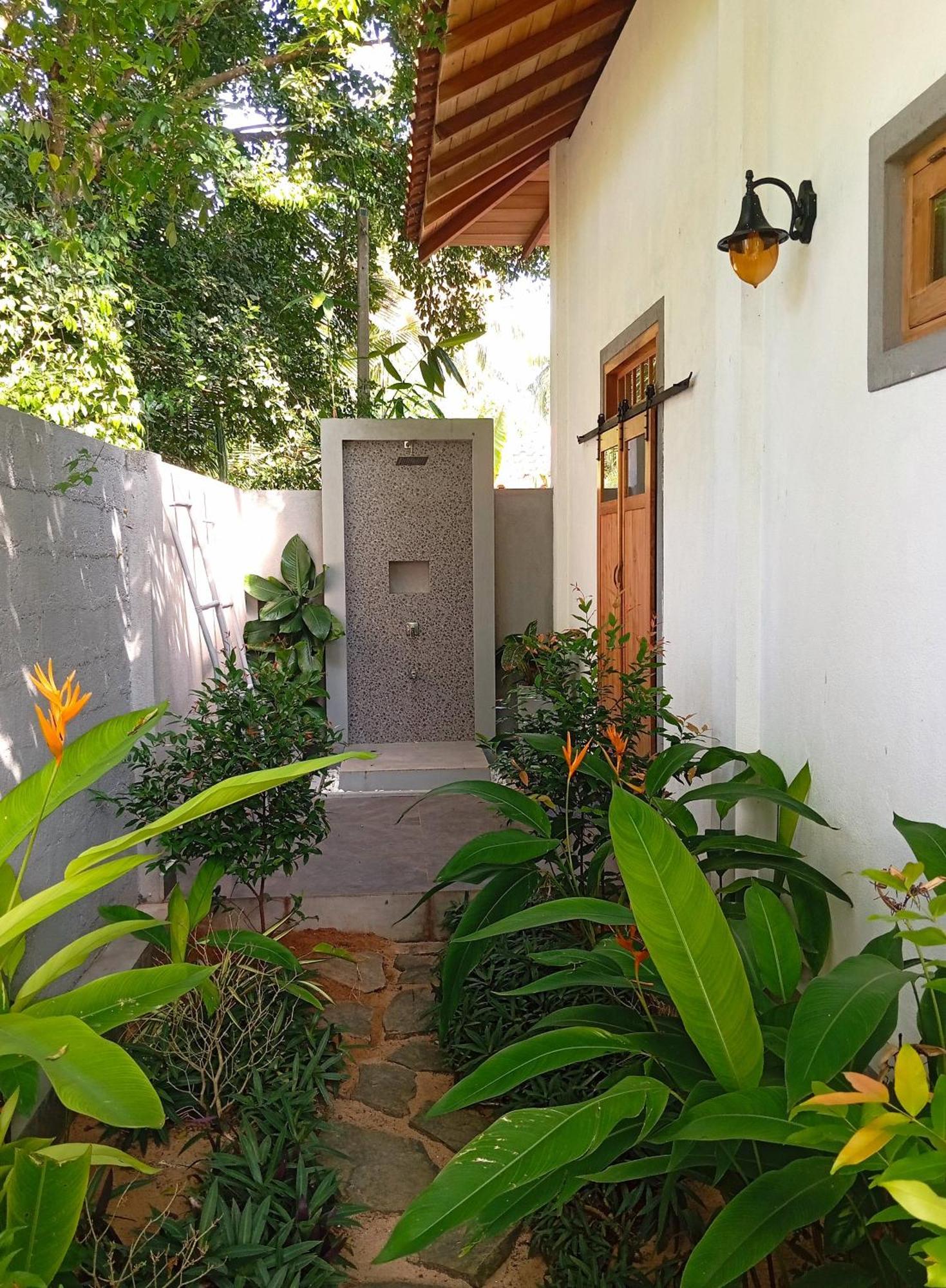 Sleeping Elephant Beach Resort Tangalle Room photo