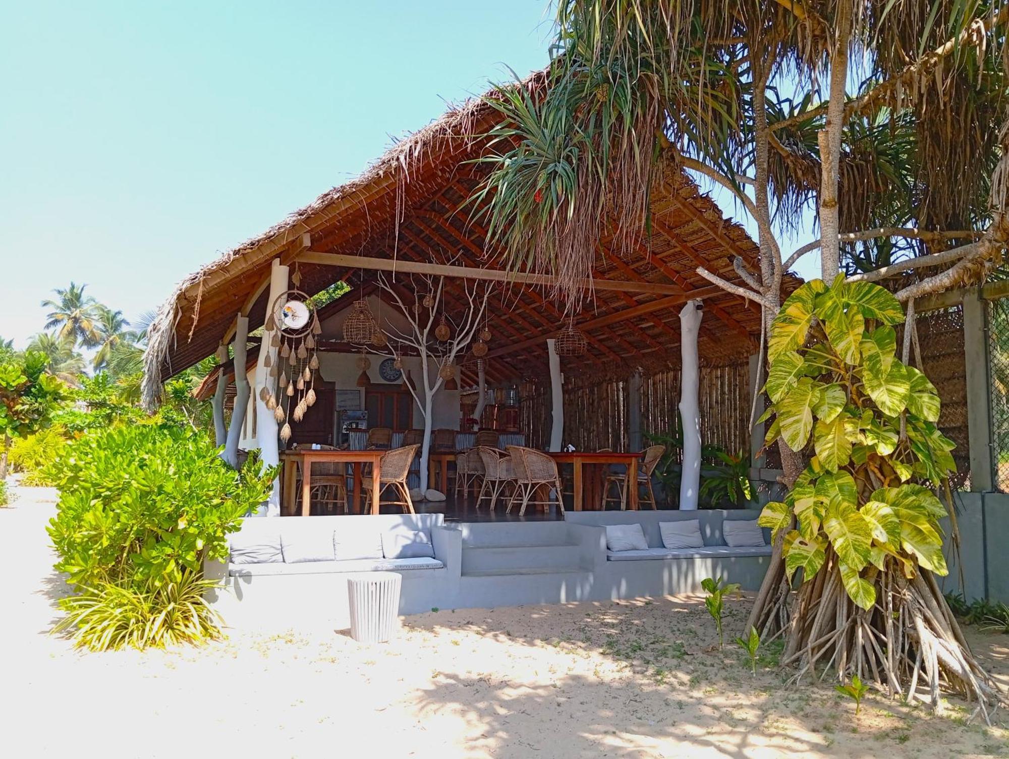 Sleeping Elephant Beach Resort Tangalle Exterior photo